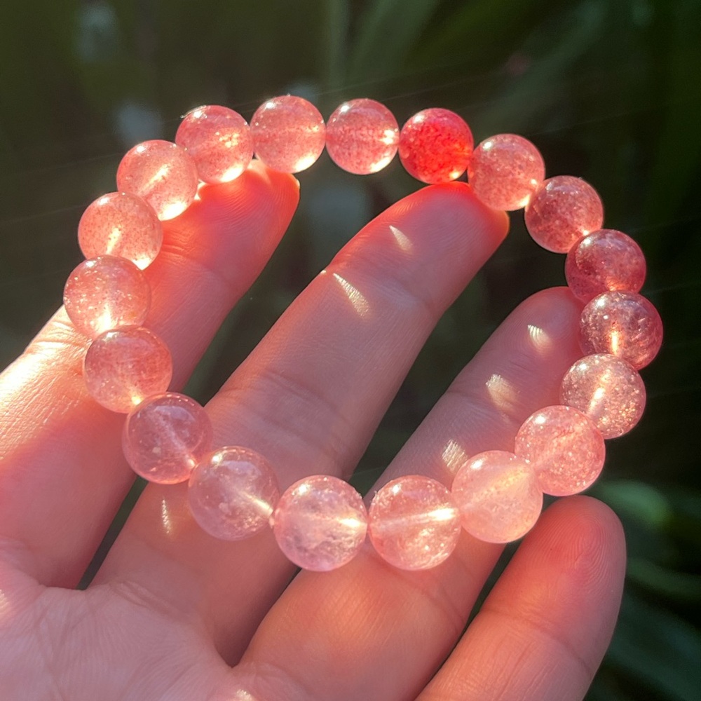 10mm stretchable gradient strawberry quartz bracelet